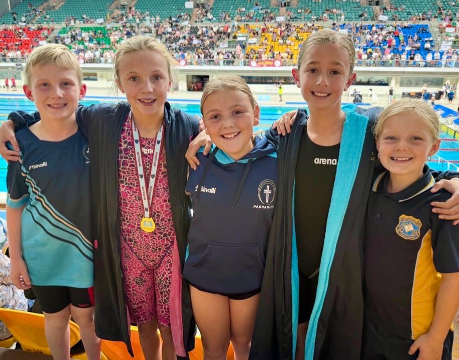 542973864502303_1618737693592576-1